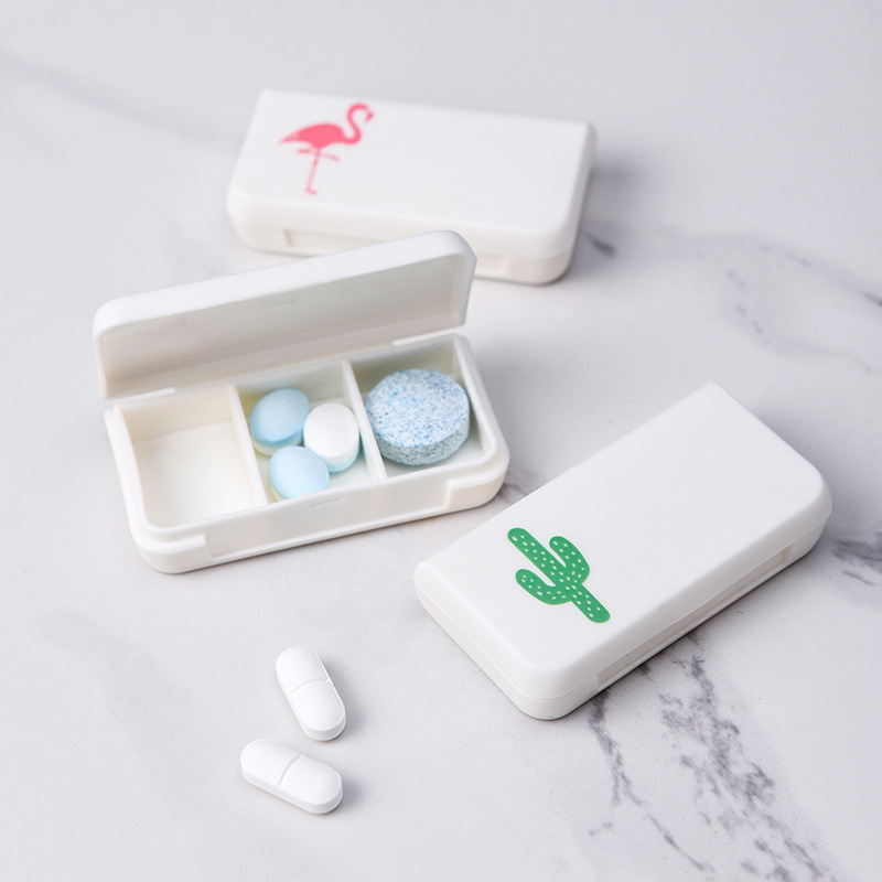 Three compartments portable medicine box mini pill box travel medicine box Specification drawing