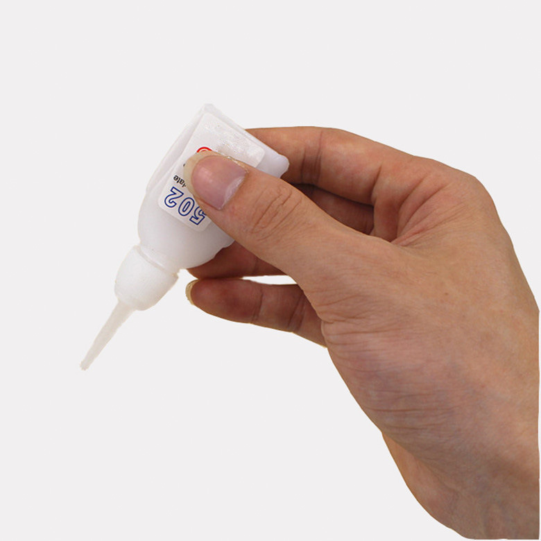 T Z3E05 wholesale strong 502 glue instant quick drying glue office daily single pack Application Scenario