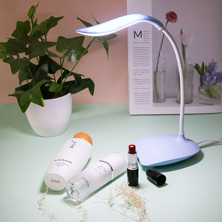 Creative usb desk lamp with in-line switch energy-saving eye protection desk lamp household bedside study small table lamp for night reading and learning Application Scenario