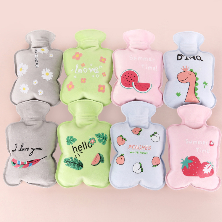 Creative plush portable warm baby water hot water bag warm water bag students portable hot water bag Application Scenario