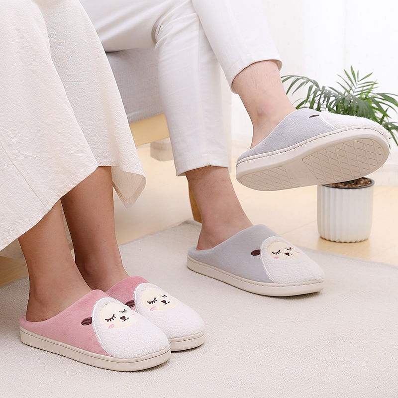 2020 new autumn and winter home slippers indoor non-slip thermal plush cotton drag male and female lovers cartoon cotton slippers details Picture