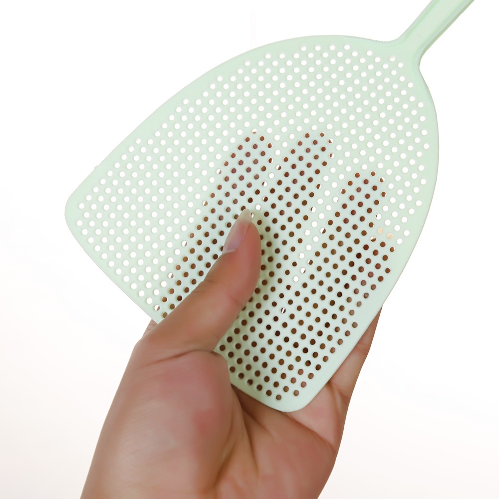 Foreign trade fly swatter thickened plastic mosquito swatter long handle manual fly swatter old household durable Application Scenario