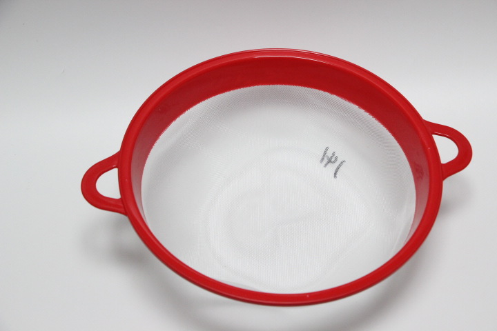 Plastic flour sieve double ear flour sieve cake mold wholesale baking utensils Specification drawing