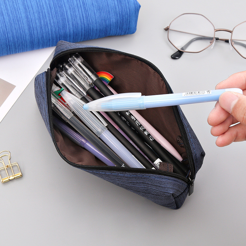 Simple and creative Oxford cloth pencil bag Students carry cross pencil bag for stationery pencil case stationery bag Application Scenario