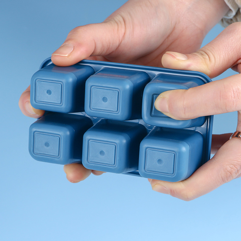 Explosive ice cube ice box freezing mold quick freezer household refrigerator homemade ice box with silicone cover Application Scenario