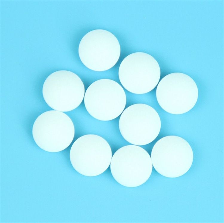 White natural mothball bag wardrobe insect repellent aromatherapy odor and mildew prevention sanitary ball 1 yuan 2 yuan source wholesale undefined