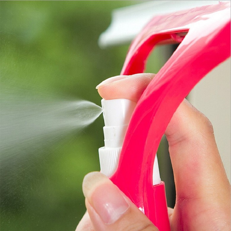 Multi-purpose integrated water jet glass cleaner Window cleaner glass scraper tile floor scraper household cleaning tool details Picture