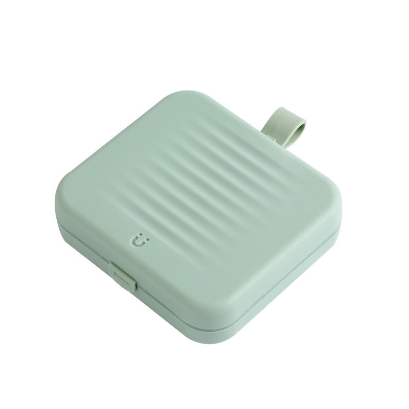 Magnetic needle box home multifunctional needle box hand sewing needle needle storage box sewing needle convenient sewing box set Item Picture