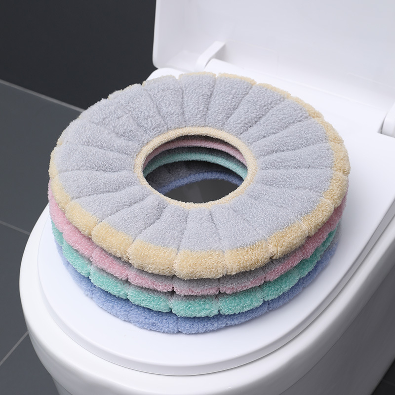 Patchwork color pumpkin pattern toilet cushion seat cushion universal plush toilet set autumn winter warm toilet set knitted toilet cushion Application Scenario