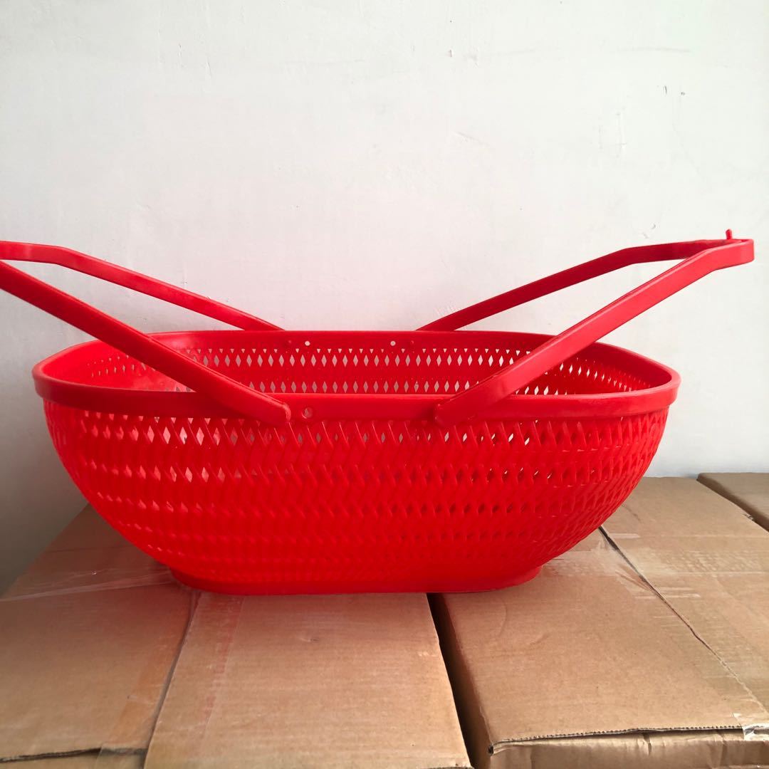 Portable supermarket plastic basket Red portable plastic hand basket Fruit and vegetable market shopping basket plastic basket Specification drawing