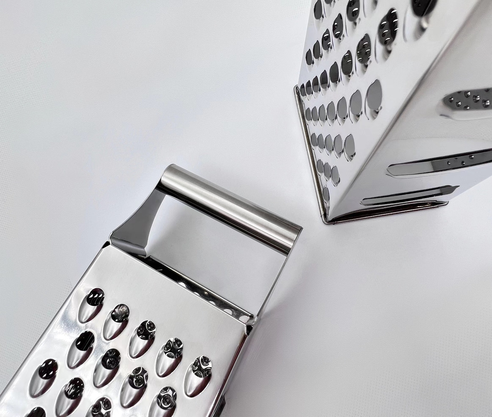 Multi - functional vegetable cutter four - side grater stainless steel cheese cheese grater radish rub fruit grater details Picture
