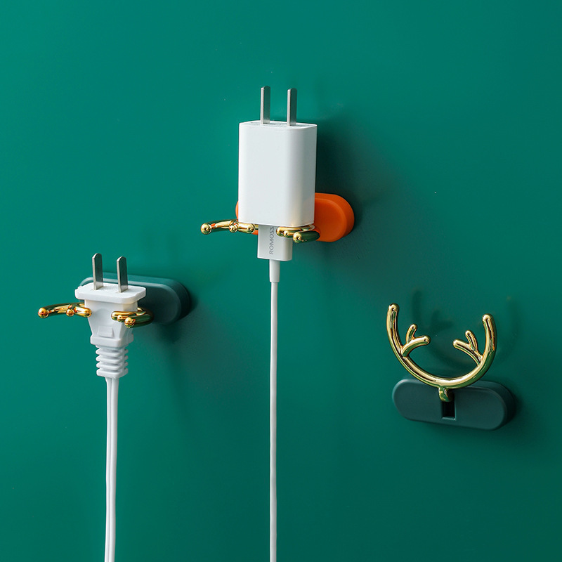 No-punch hook key hook plug holder to receive data line small and cute deer antler plug hook details Picture