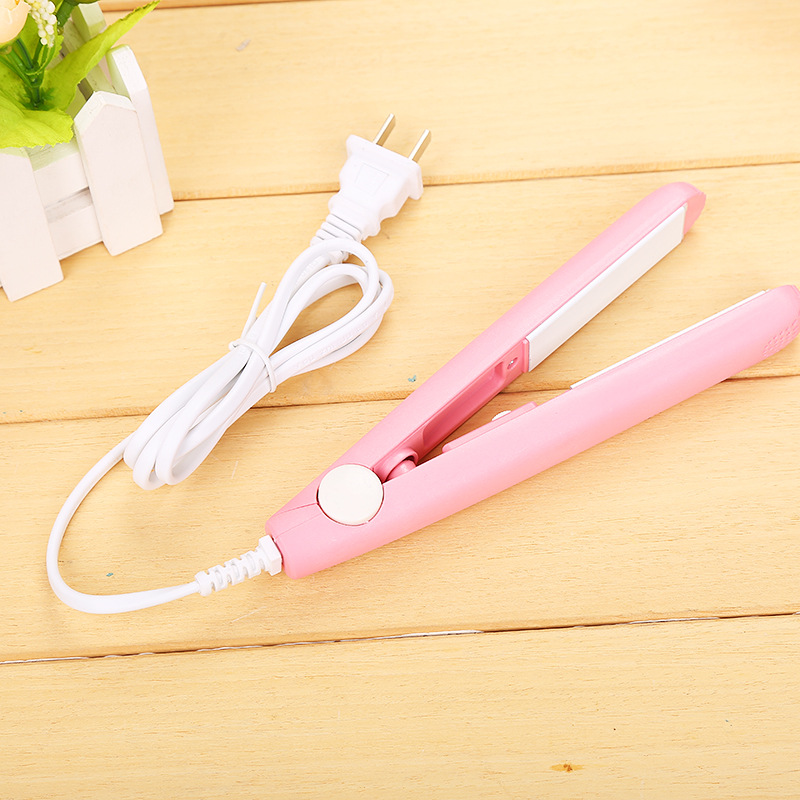 M002 CREATIVE mini curling iron straight roll dual purpose ceramic hair straightener students small plywood ironing board manufacturers direct sales Specification drawing