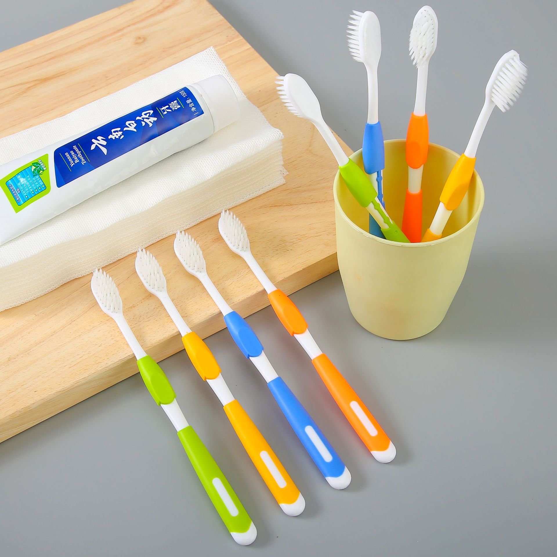 South Korea nano toothbrush bamboo charcoal soft hair 4 family installed Jianghu street stall 10 yuan model exploded manufacturers wholesale Application Scenario