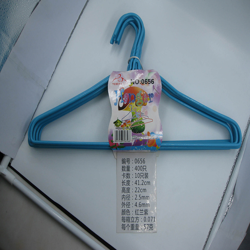 0656 FACTORY DIRECT ADULT plastic wire wire COAT hanger dip plastic solid color monochrome coat hanger wet and dry Application Scenario