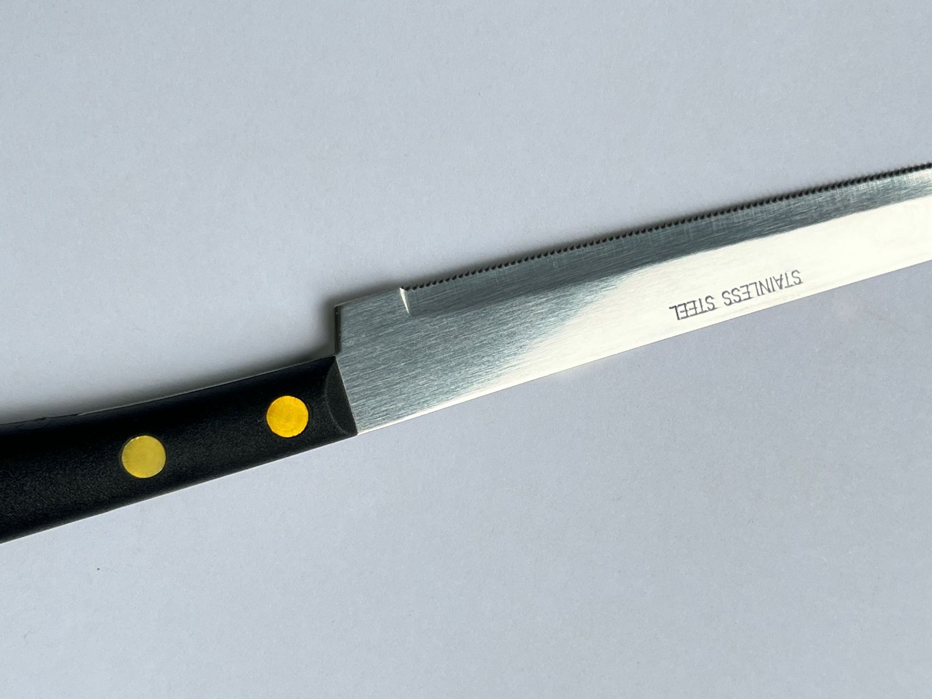 Foreign trade direct stainless steel steak knife home to eat steak tableware steak Western knife set knife. Application Scenario