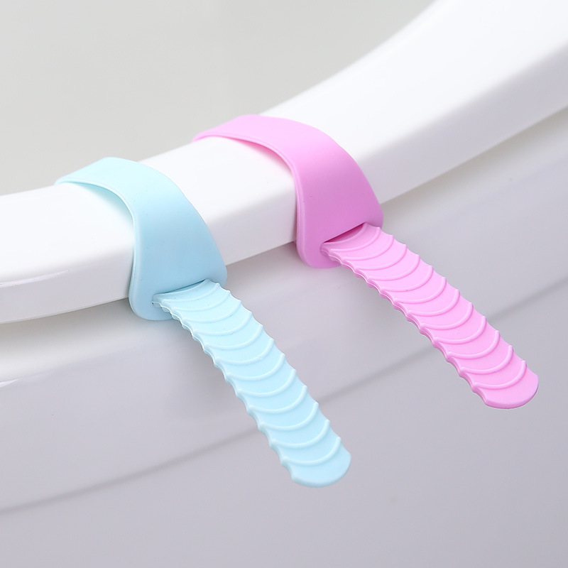 Silica gel lift toilet lid to sit on the cover, uncover the handle to open the toilet lid to sit on the toilet toilet toilet handle single strip full figure