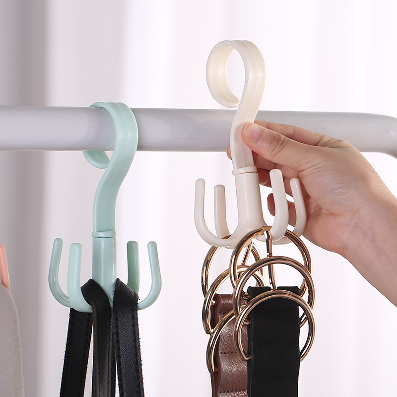 Hang BAG FRAME FEMALE BAG 4 CLAW HOOK HANG BAG HOOK BAG CHEST TO RECEIVE WEAR MULTIFUNCTIONAL ROTARY FRAME s Application Scenario