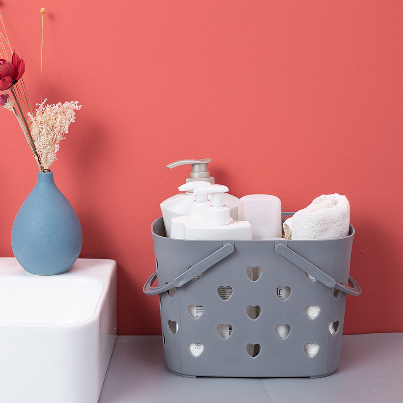 Nordic wind plastic portable bath basket bath basket bath basket heart-shaped hollow bath basket bath basket Specification drawing