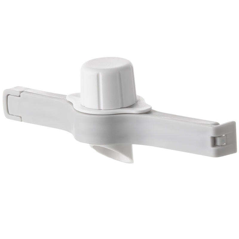 Sealing entrain discharge nozzle Kitchen sealing clip Food snacks food moistureproof milk powder clip refrigerator storage clip Item Picture