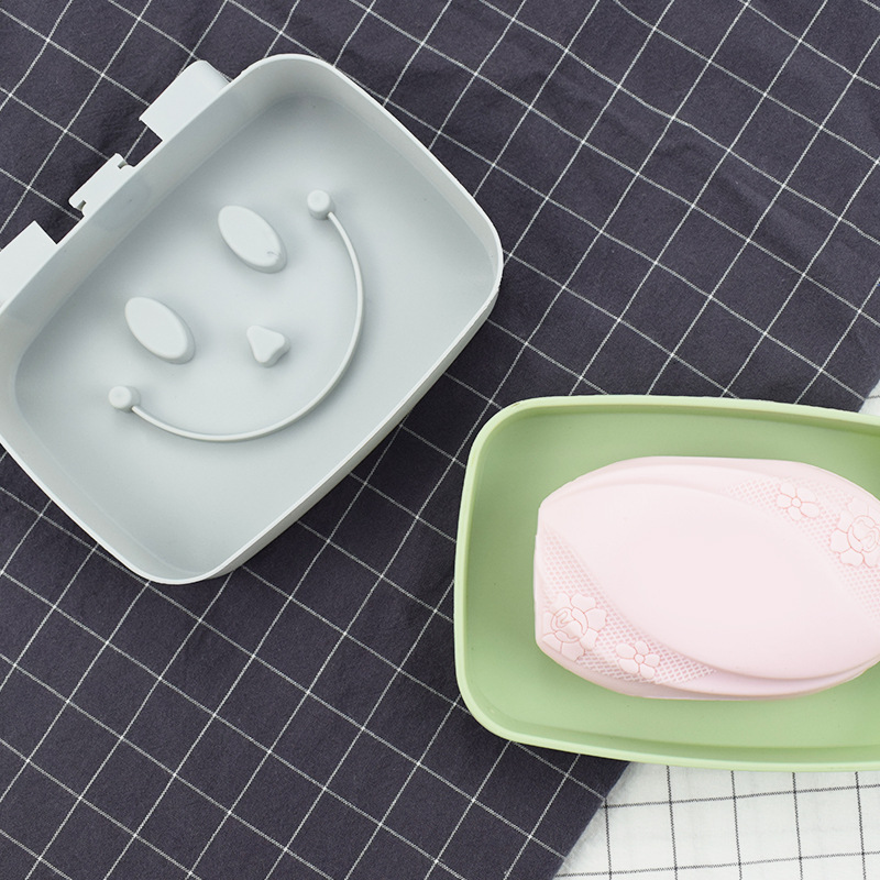 Manufacturers wholesale creative toilet two-layer smiley face soap box multi-layer bathroom soap rack drain soap box Application Scenario