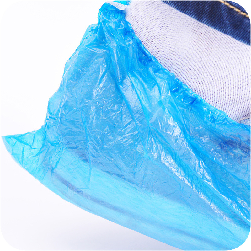 Disposable thickened PE plastic shoe cover dustproof and waterproof shoe cover 100 household waterproof shoe cover Application Scenario