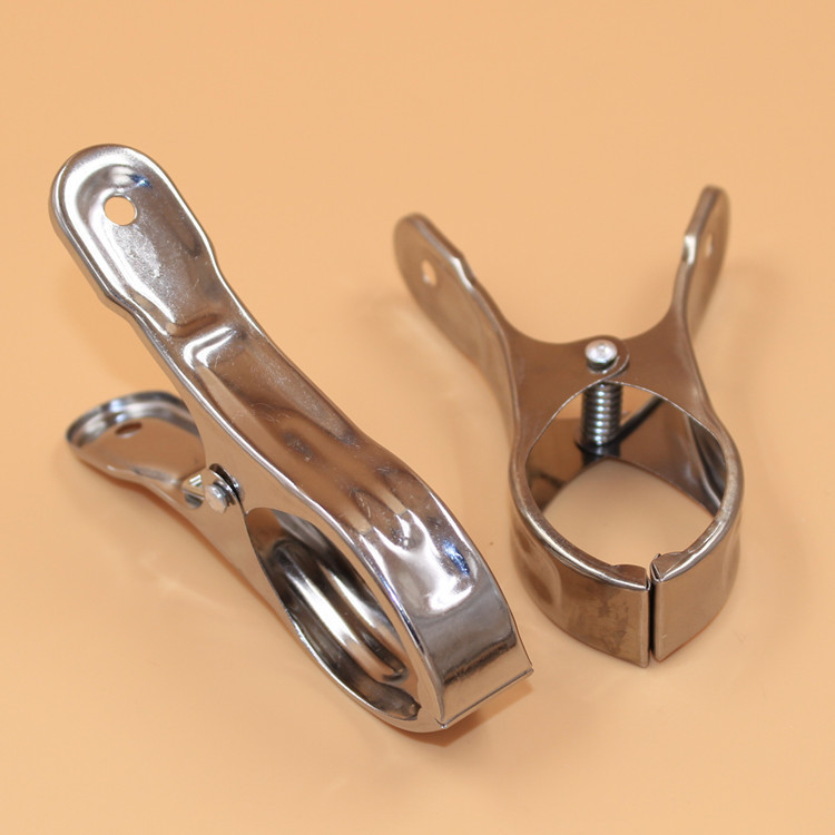Large stainless iron is clamped clothes drying is clamped sun is clamped one yuan wholesale explosive supermarket daily necessities Application Scenario