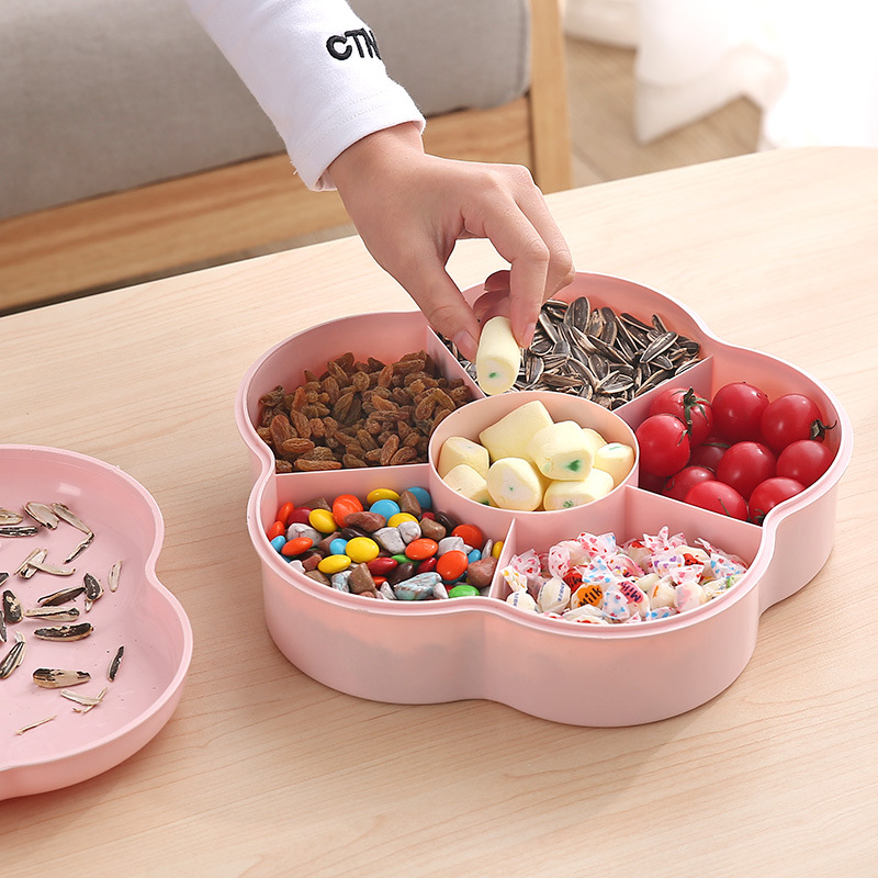 Large capacity creative New Year's Day dry fruit tray family living room fruit tray with lattice with lid candy box plastic melon seed tray Application Scenario