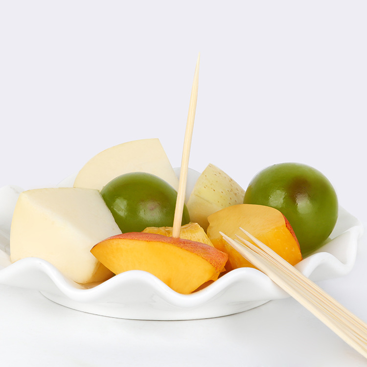 The quantity sells the disposable bamboo skewer family pack double-headed pointed fruit toothpick environmental protection hotel hotel disposable toothpick Application Scenario