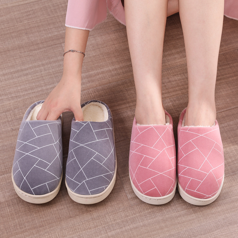 Winter 2020 Korean version of simple hotel women's thick soles home indoor couple hair tote shoes Men thermal home cotton slippers details Picture